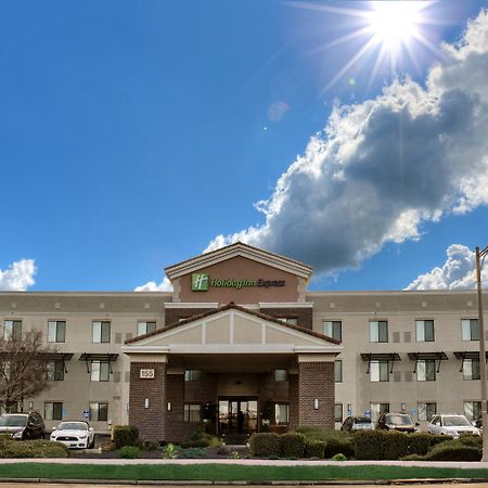 Holiday Inn Express Hotel & Suites Lincoln-Roseville Area, An Ihg Hotel Exterior foto