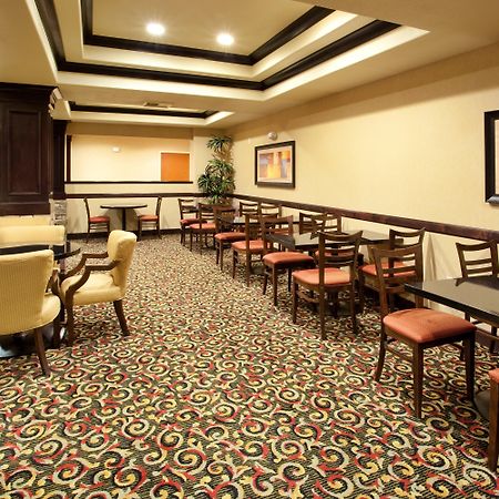 Holiday Inn Express Hotel & Suites Lincoln-Roseville Area, An Ihg Hotel Exterior foto