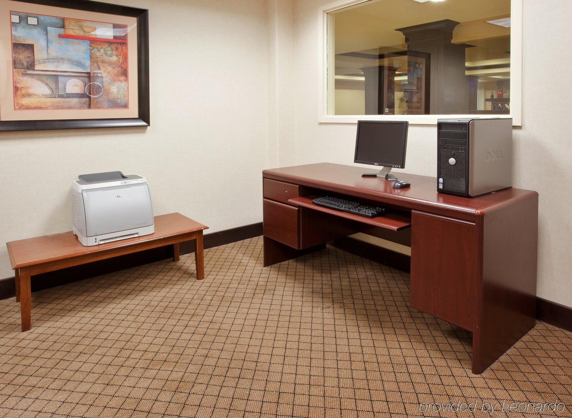 Holiday Inn Express Hotel & Suites Lincoln-Roseville Area, An Ihg Hotel Exterior foto