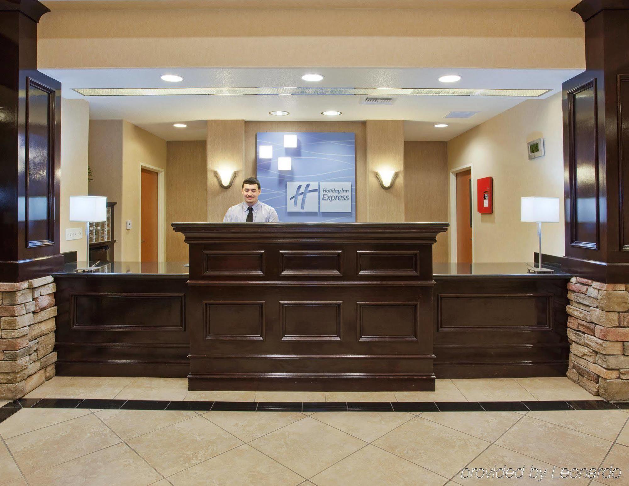 Holiday Inn Express Hotel & Suites Lincoln-Roseville Area, An Ihg Hotel Exterior foto