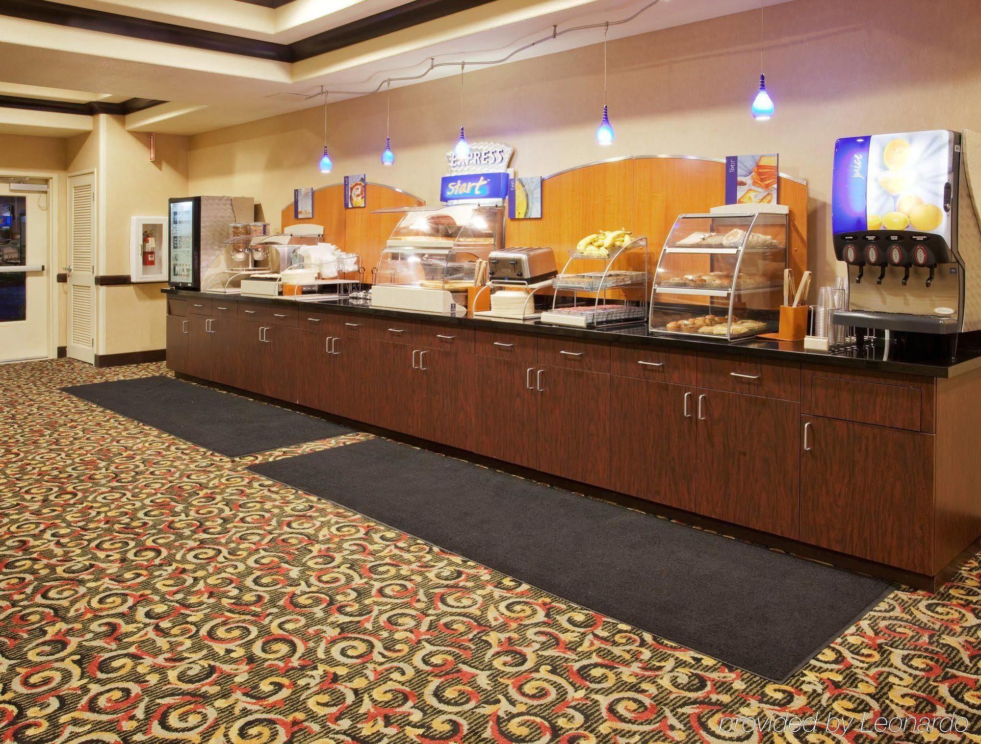 Holiday Inn Express Hotel & Suites Lincoln-Roseville Area, An Ihg Hotel Exterior foto